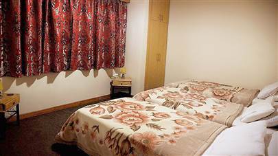 اتاق سه تخته هتل بهشت قشم اتاق سه تخته هتل بهشت قشم